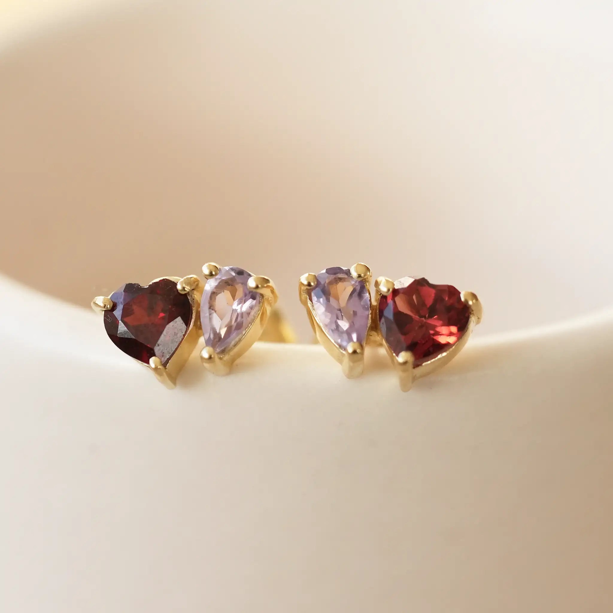 gemstone toi et moi you and me earrings Treatfuly Garnet and light amethyst