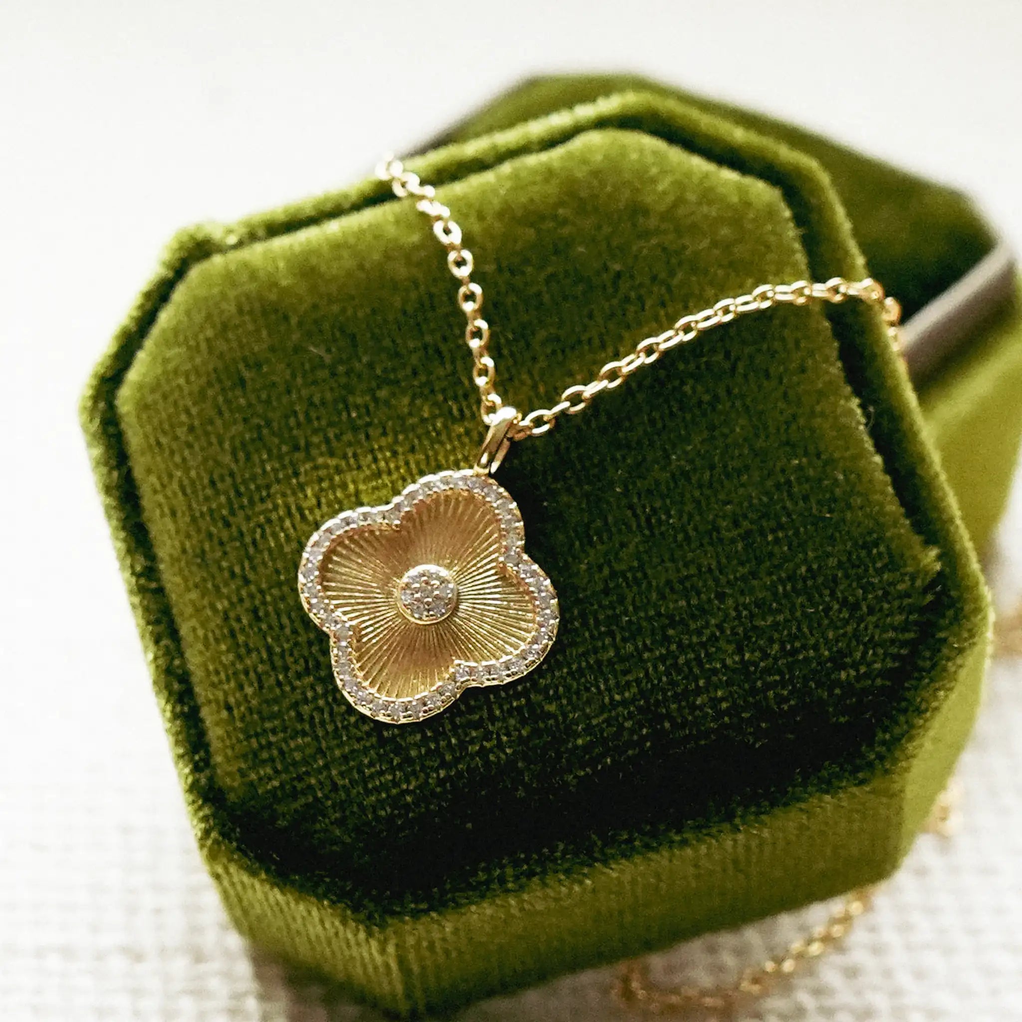 Clover Handwriting Necklace (Gold)